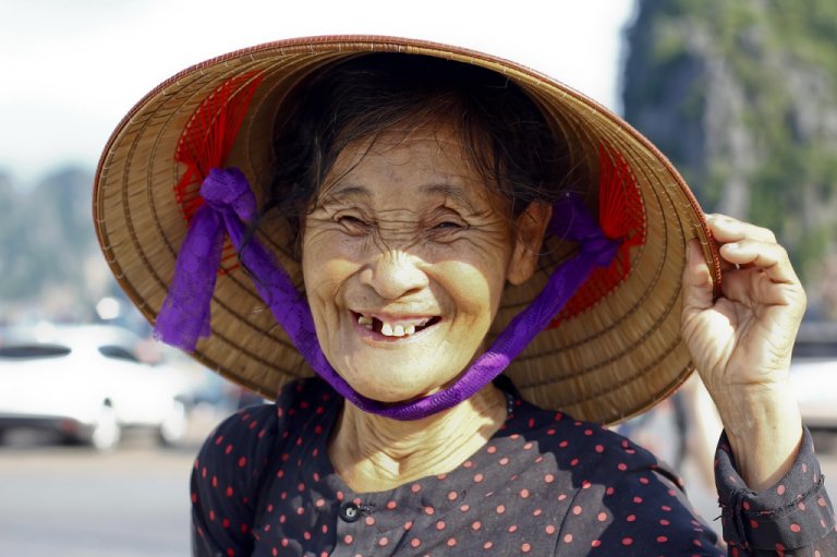 Idosos japoneses superam dificuldades do envelhecimento com atitude de gratido